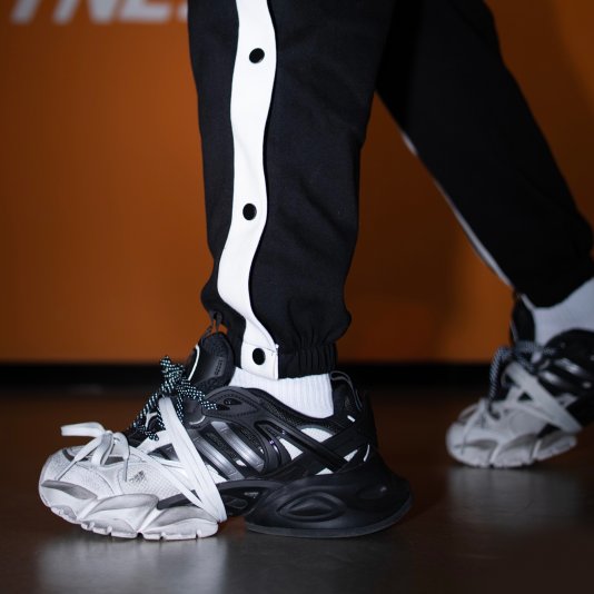 Купити Adidas XLG Runner Deluxe Black/Grey Split/Silver Gray в MONOAD