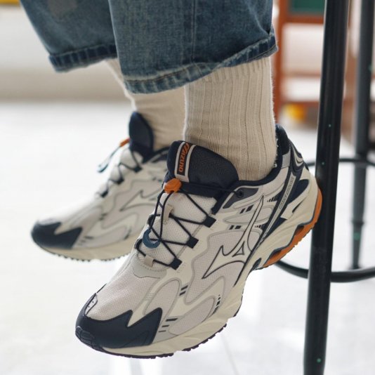 ムライ Купити Mizuno Wave Solar V2 Light Grey/Navy/Orange в MONOAD